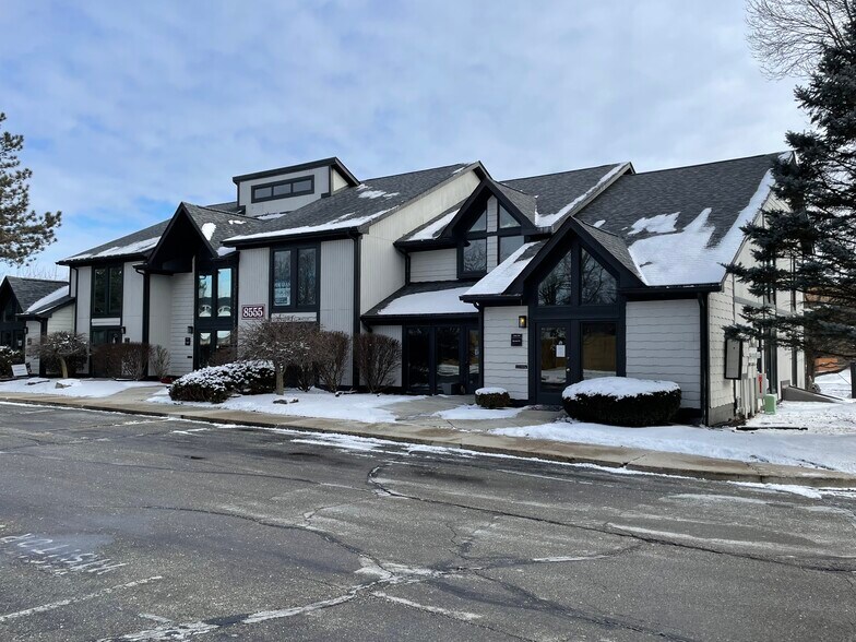 More Photos Of 8555 Cedar Place Dr, Indianapolis Unknown For Lease