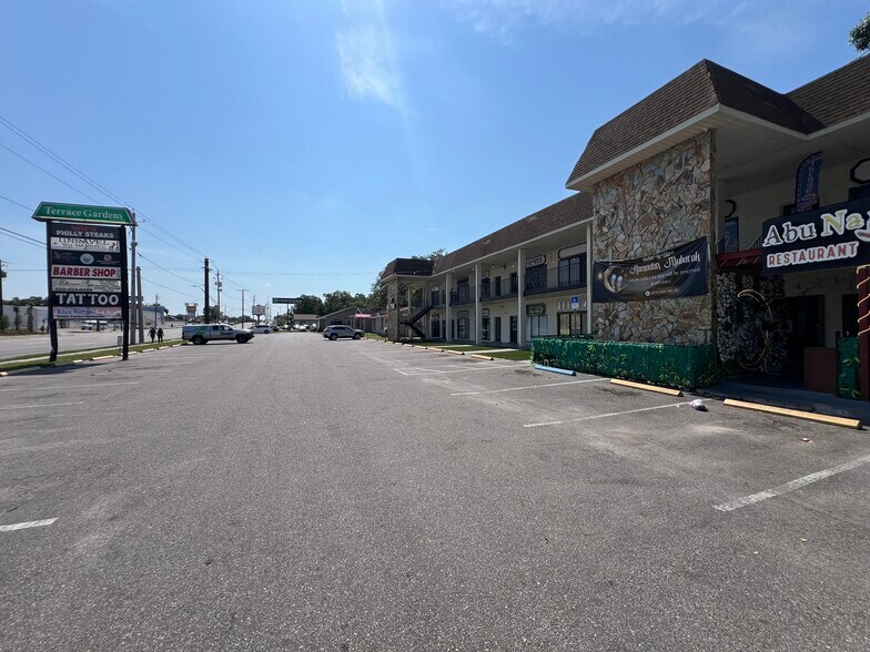 More Photos Of 4819 E Busch Blvd, Tampa General Retail For Sale