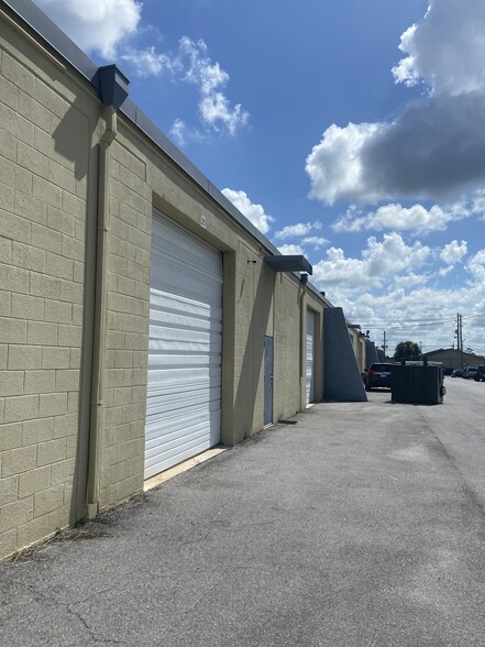 More Photos Of 3500 Aloma Ave, Winter Park Warehouse For Lease