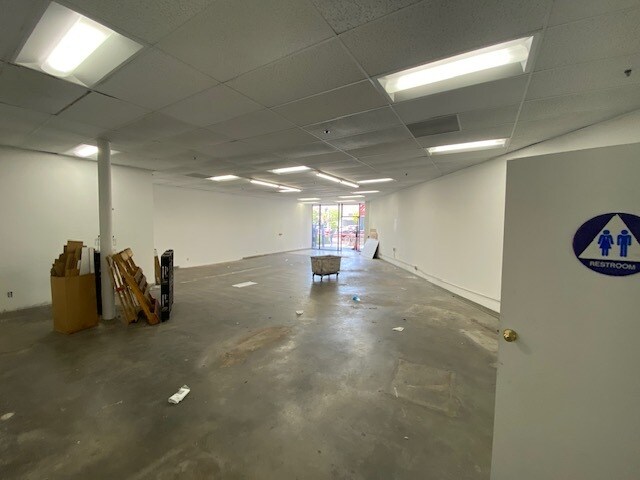 More Photos Of 11870 Santa Monica Blvd, Santa Monica Unknown For Lease