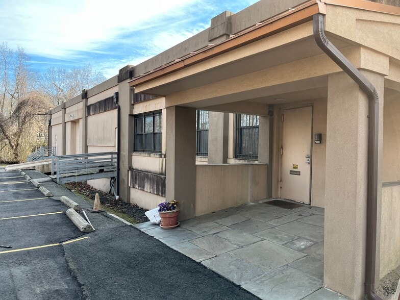 More Photos Of 231 Wilson Ave, Norwalk Industrial For Sale