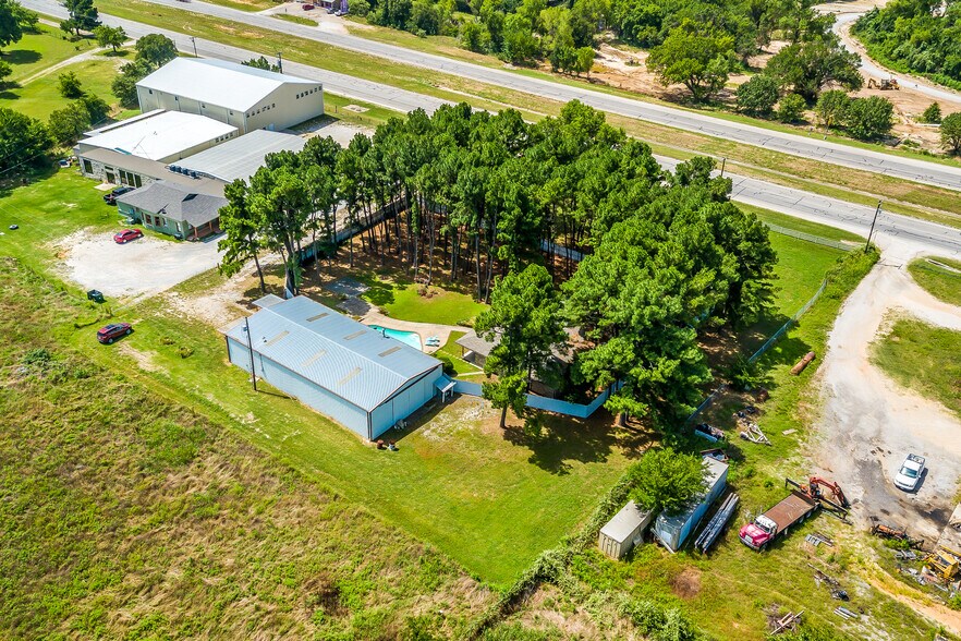 More Photos Of 3433 E Highway 199, Springtown Flex For Sale