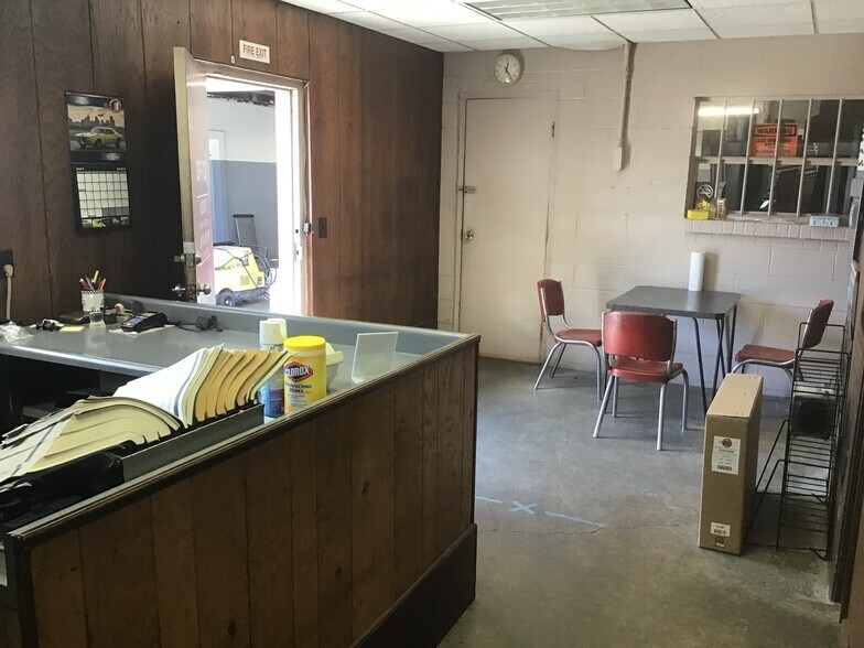 More Photos Of 5212 Preston Hwy, Louisville Industrial For Sale