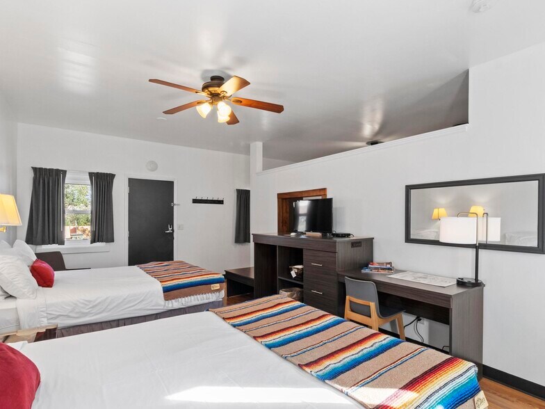 More Photos Of 475 W Main St, Escalante Hotel For Sale