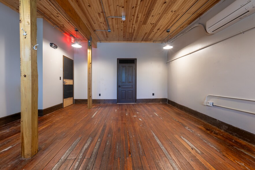 More Photos Of 221 Main St, Fort Mill Office For Lease