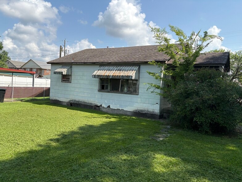 More Photos Of 203 E Chestnut St, Gadsden Apartments For Sale