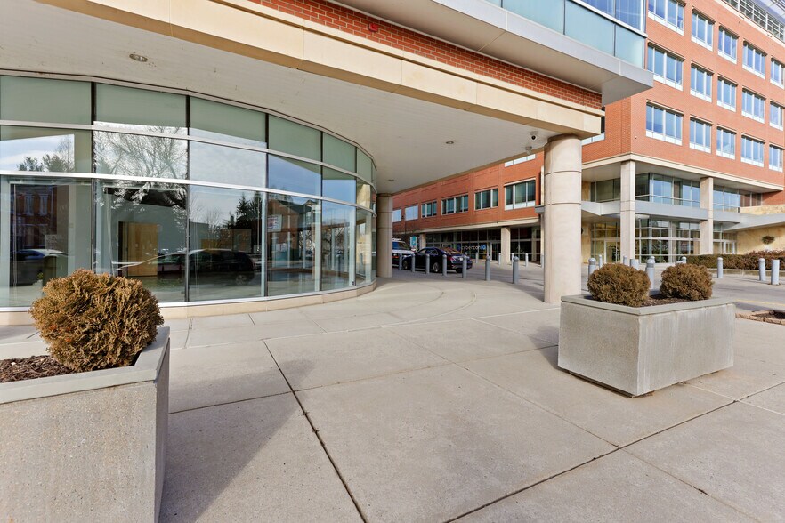 More Photos Of 221 W Philadelphia St, York Office For Sale