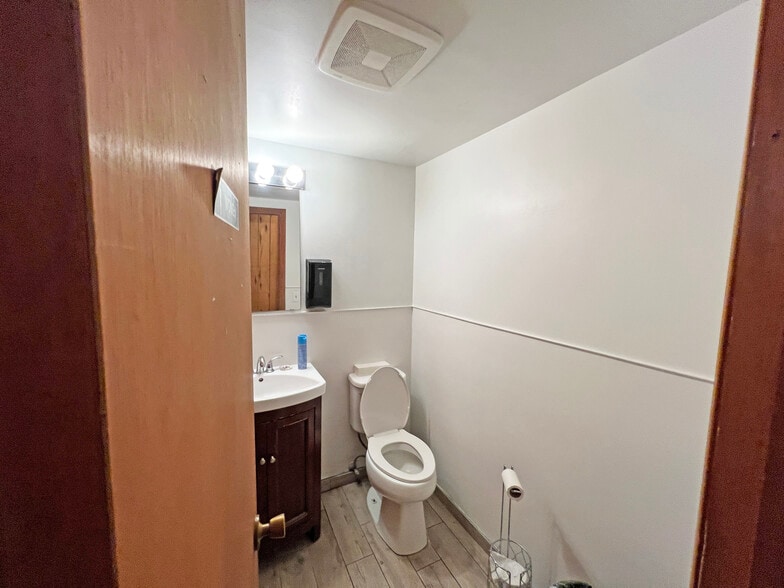 More Photos Of 2726 Burns Rd, Palm Beach Gardens Religious Facility For Sale