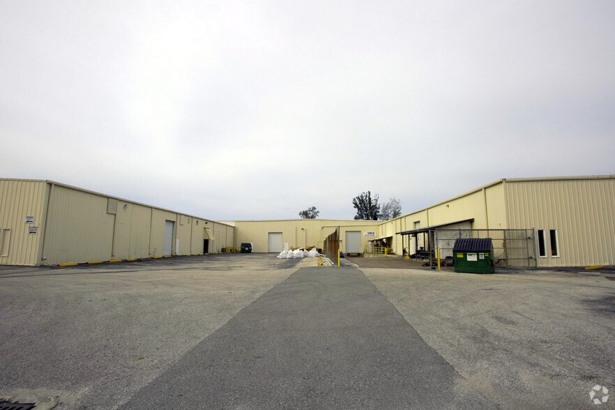More Photos Of 12200 34th St N, Clearwater Warehouse For Lease