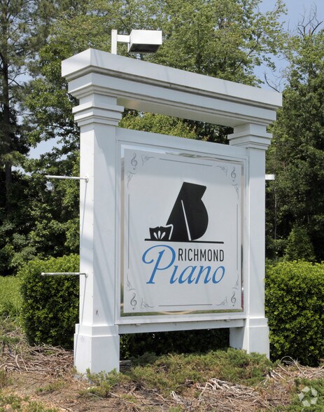 More Photos Of 10300 W Broad St, Glen Allen Freestanding For Lease