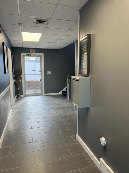 More Photos Of 900 Boston Post Rd, Old Saybrook Storefront Retail Office For Sale