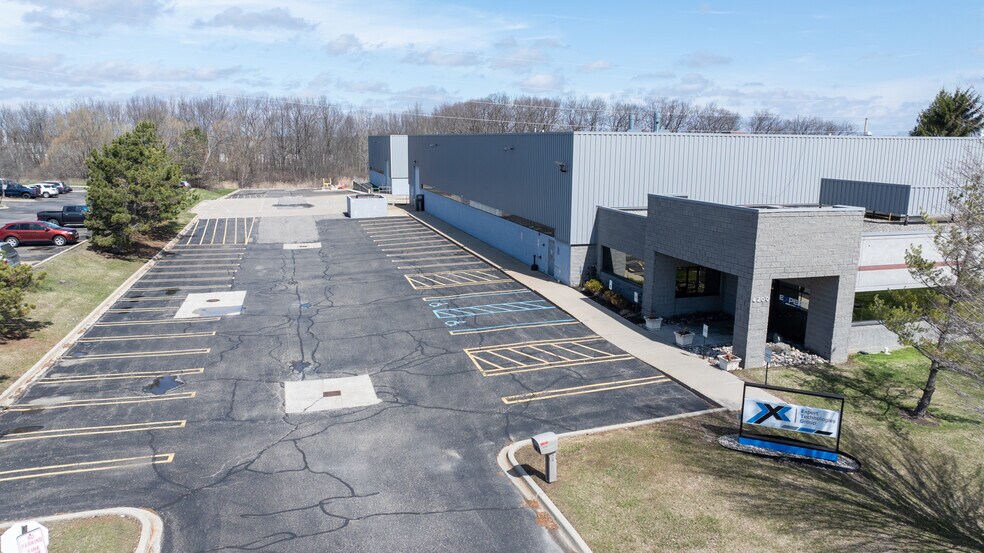 More Photos Of 4200 N Atlantic Blvd, Auburn Hills Manufacturing For Lease