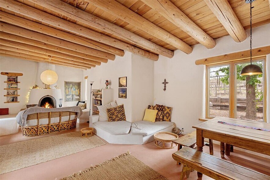 More Photos Of 18 Destierro Trail, Santa Fe Lodge Meeting Hall For Sale