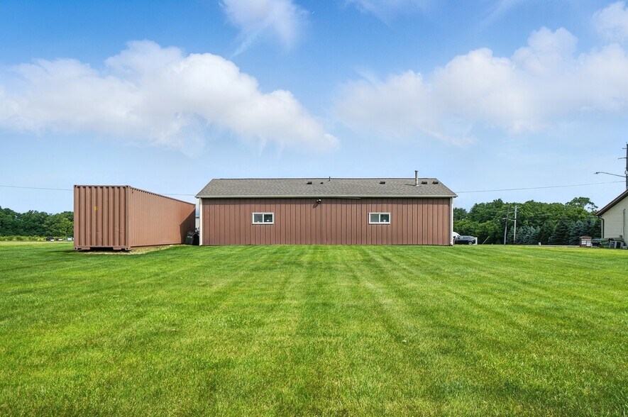 More Photos Of 103 Quinter Farm Rd, Englewood Freestanding For Sale