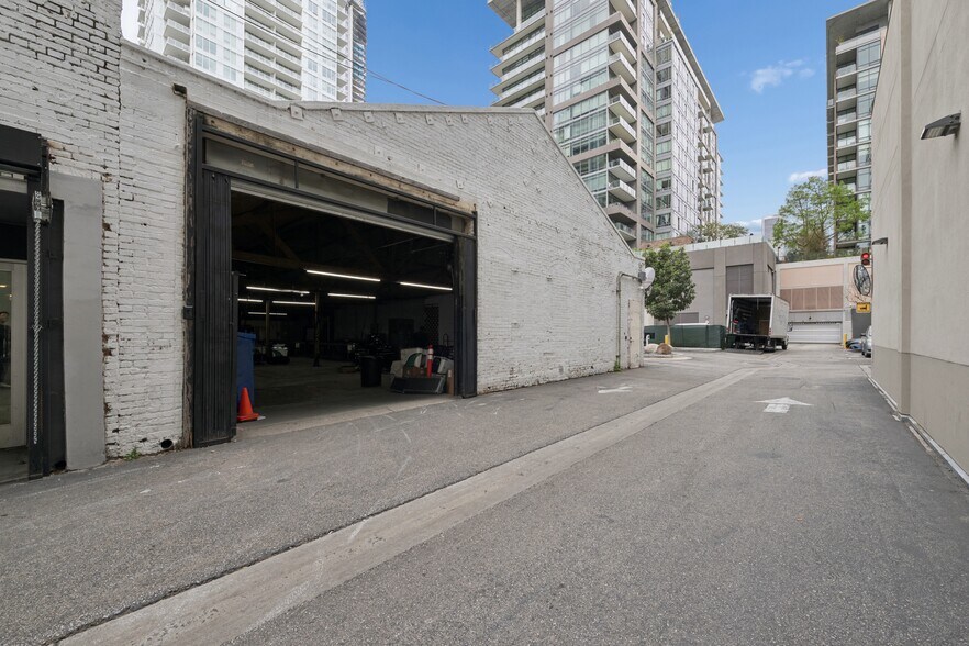 More Photos Of 1140 S Hope St, Los Angeles Showroom For Lease