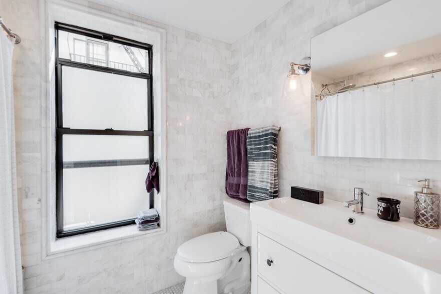 More Photos Of 14 Lincoln Pl, Brooklyn Apartments For Sale