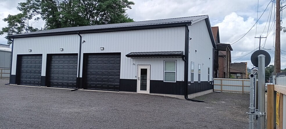 More Photos Of 1339 4th Ave, New Kensington Light Distribution For Sale