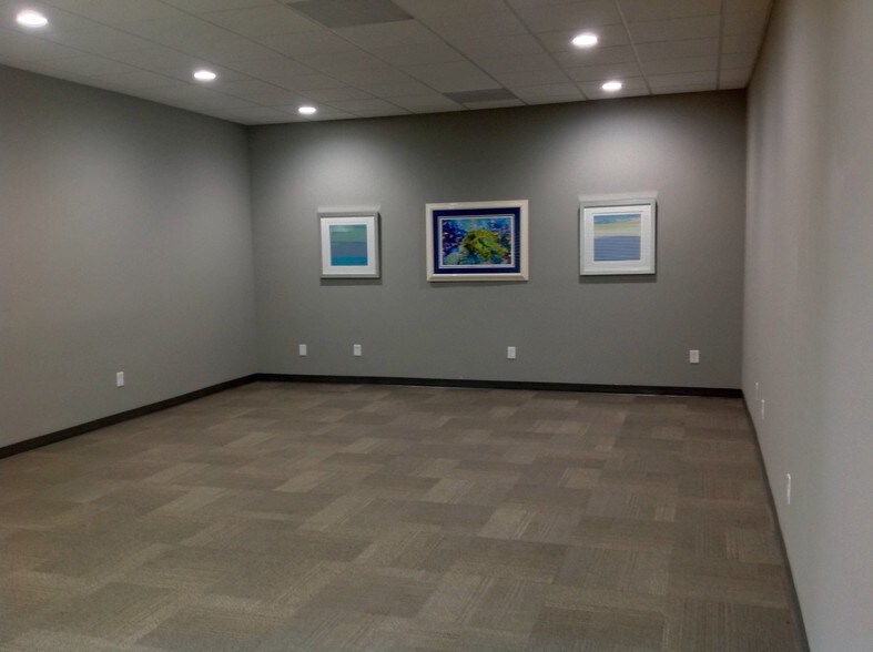 More Photos Of 4019 Transport St, Palo Alto Warehouse For Lease
