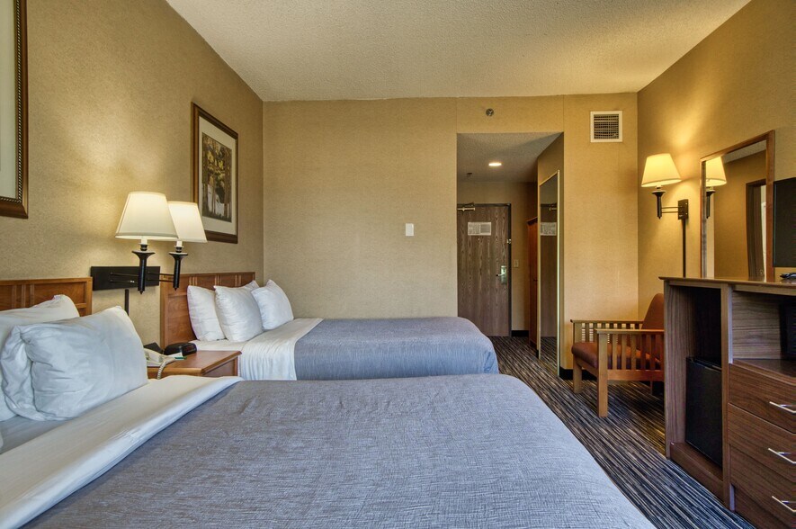 More Photos Of 7860 6th St, Wellington Hotel For Sale