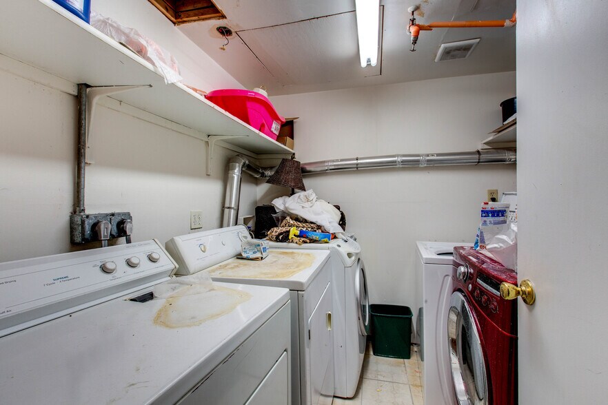 More Photos Of 8136 S Brook Forest Rd, Evergreen Specialty For Sale