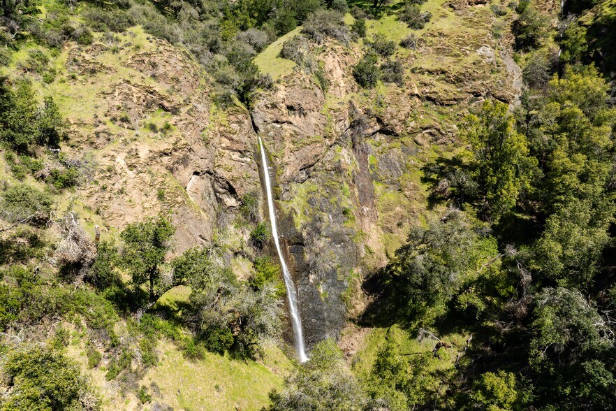 More Photos Of 13700 Rockpile Rd, Geyserville Land For Sale