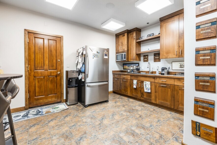 More Photos Of 1920 Prospector Ave, Park City Office For Sale
