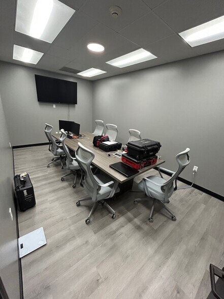 More Photos Of 8825 Eastex Fwy, Beaumont Warehouse For Lease