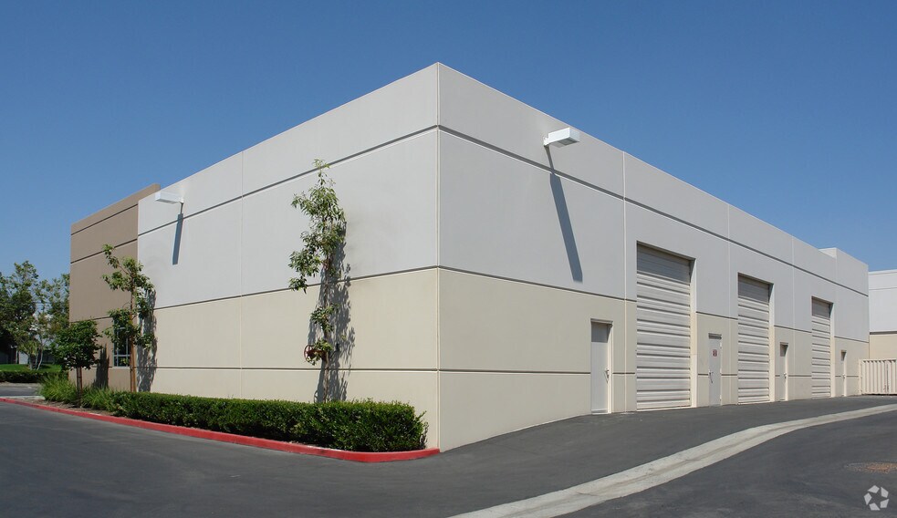 More Photos Of 766 Palmyrita Ave, Riverside Distribution For Lease