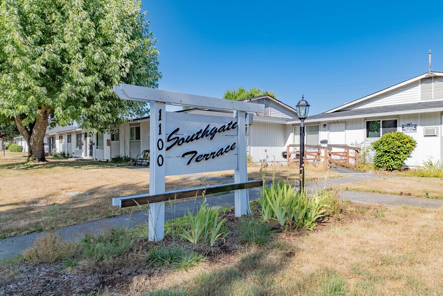 More Photos Of 1100-1105 S Pearl St, Centralia Apartments For Sale