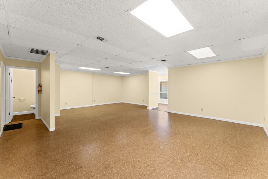 More Photos Of 2629 W 23rd St, Panama City Office For Sale