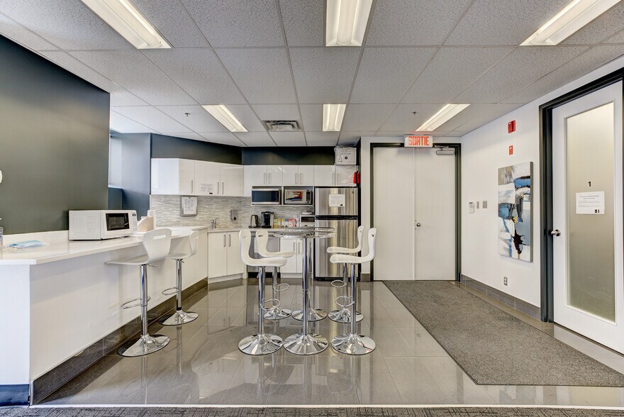 More Photos Of 510 Boul Saint-Laurent, Montréal Loft Creative Space For Sale
