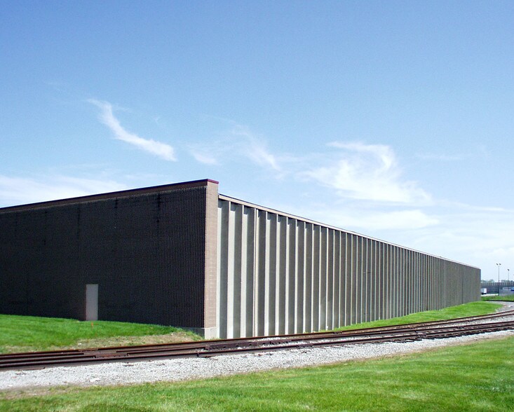 More Photos Of 5422-5434 Eagle Industrial Ct, Hazelwood Warehouse For Lease