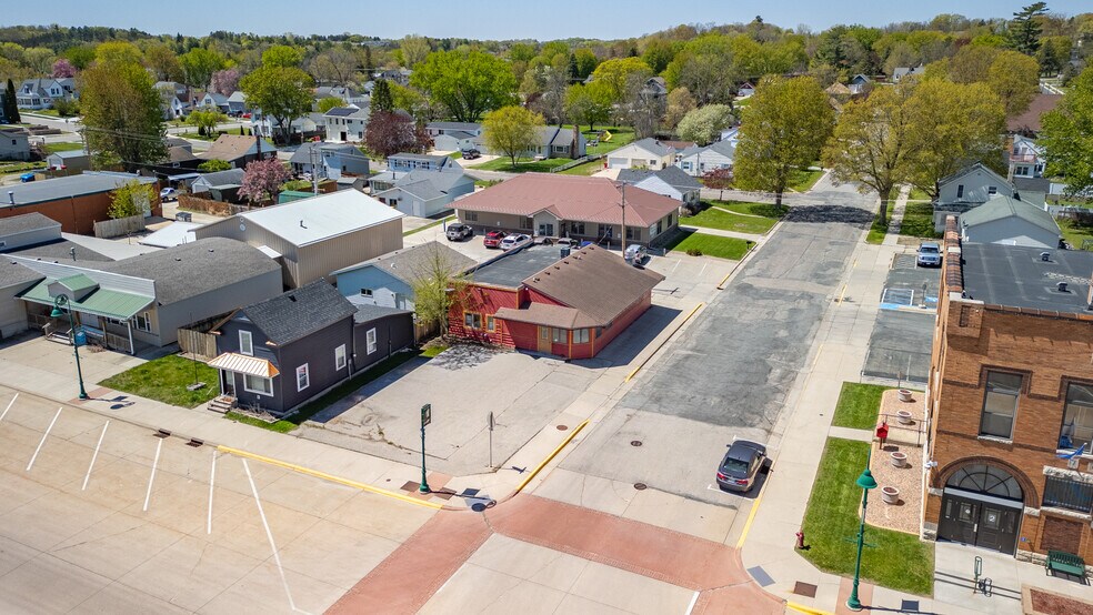 More Photos Of 300 S Main St, Pine Island Restaurant For Sale