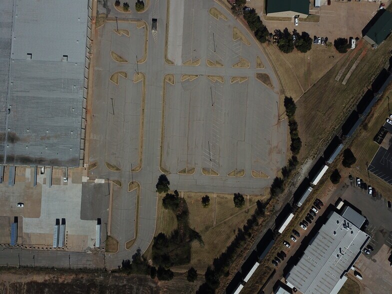 More Photos Of 3400 S Kelly Ave, Edmond Land For Lease