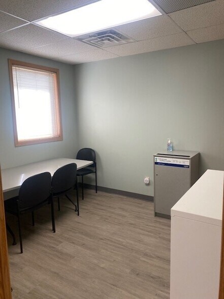 More Photos Of 3224 6th Ave NE, Rochester Office For Lease