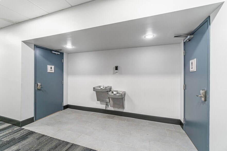 More Photos Of 3333 W Commercial Blvd, Fort Lauderdale Medical For Sale