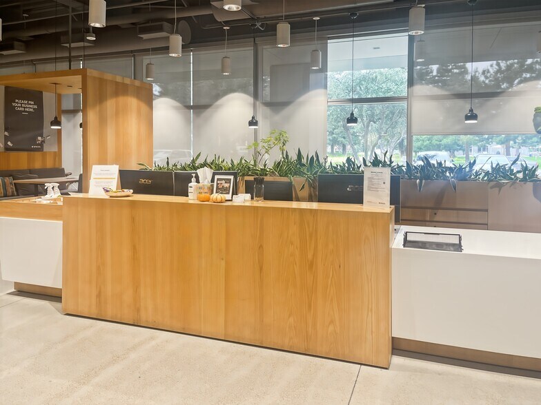 More Photos Of 2445 Augustine Dr, Santa Clara Office For Lease