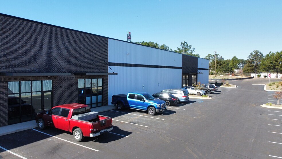 More Photos Of 252 Plemmons Rd, Duncan Unknown For Lease