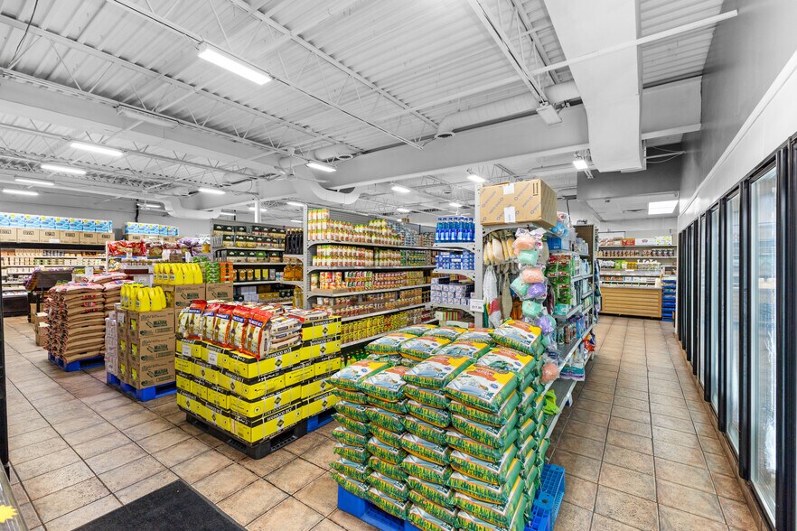 More Photos Of 36886 Ryan Rd, Sterling Heights Supermarket For Sale