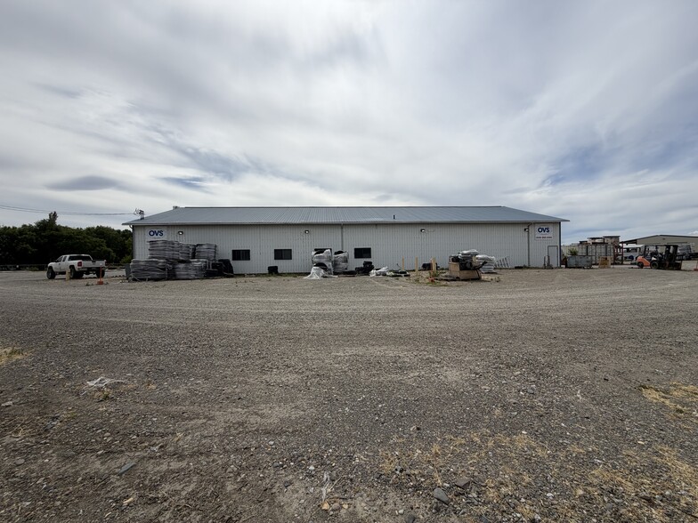 More Photos Of 1130 Buena Rd, Zillah Warehouse For Lease