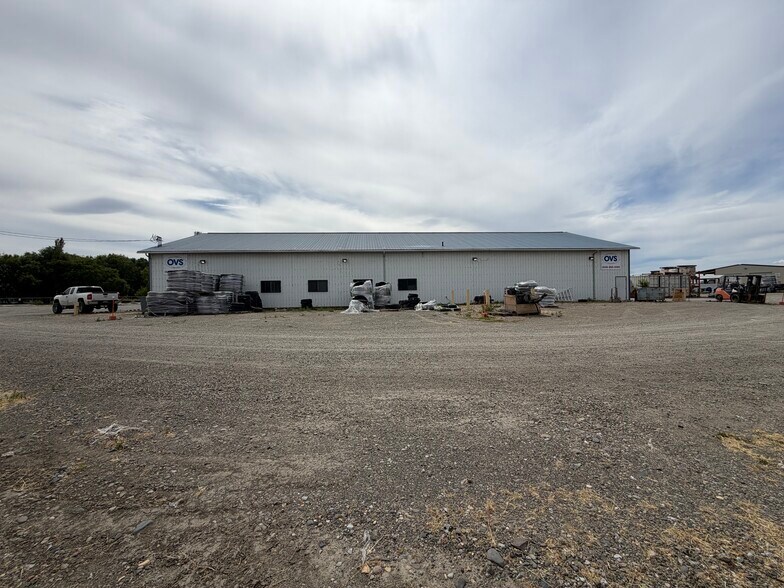 More Photos Of 1130 Buena Rd, Zillah Warehouse For Sale