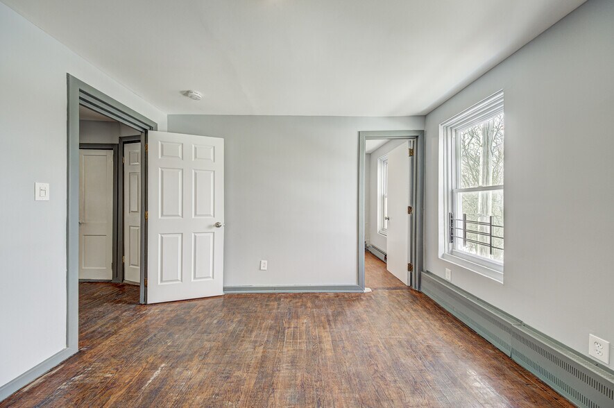 More Photos Of 137 William St, Newburgh Apartments For Sale