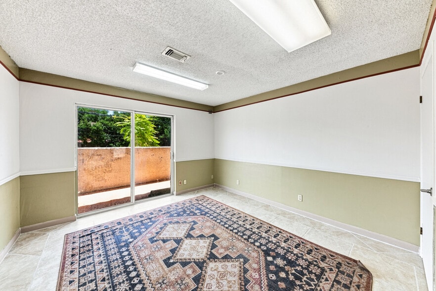 More Photos Of 1131 Babcock Rd, San Antonio Office Residential For Sale