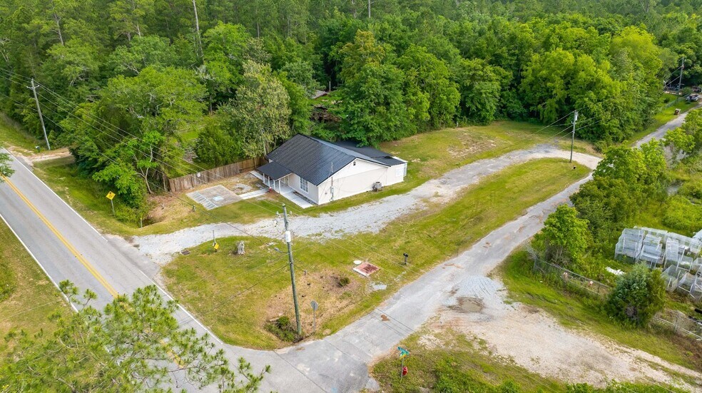 More Photos Of 4848 Ward Basin Rd, Milton General Retail For Sale