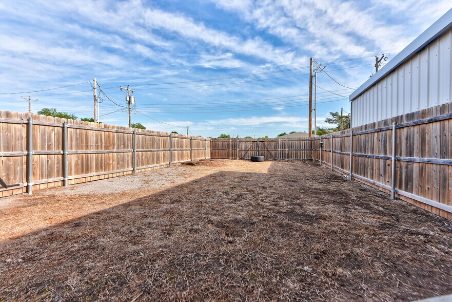 More Photos Of 210 Main st, Minco Health Club For Sale