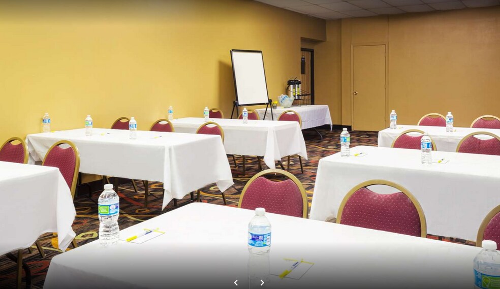 More Photos Of 1620 N University Ave, Lafayette Hotel For Sale