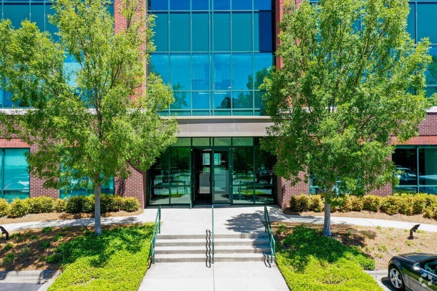 More Photos Of 9930 Kincey Ave, Huntersville Medical For Lease