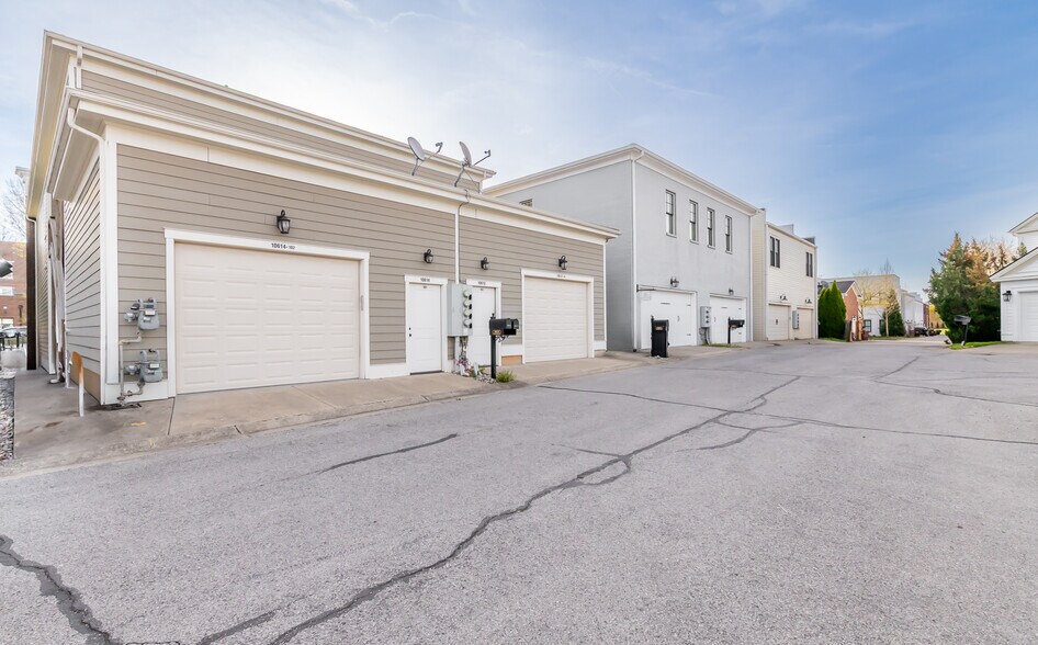 More Photos Of 10612-10614 Meeting St, Prospect Storefront Retail Office For Lease