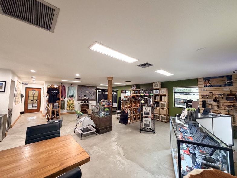 More Photos Of 16135 College Oak Dr, San Antonio Research And Development For Sale