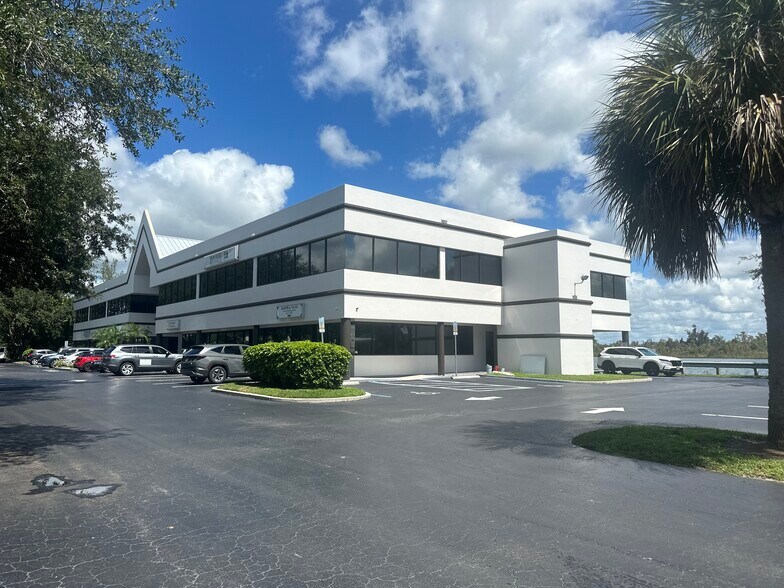 More Photos Of 17595 S Tamiami Trl, Fort Myers Medical For Lease